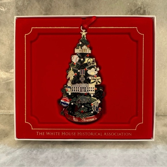 White House Historical Association 2015 White House Christmas Ornament - Picture 5 of 10